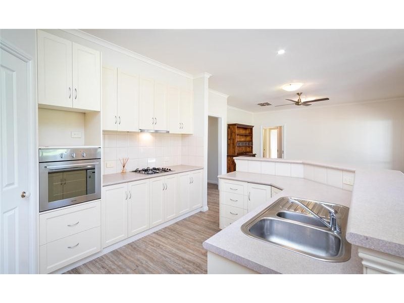 8 Wood Street, Gol Gol NSW 2738