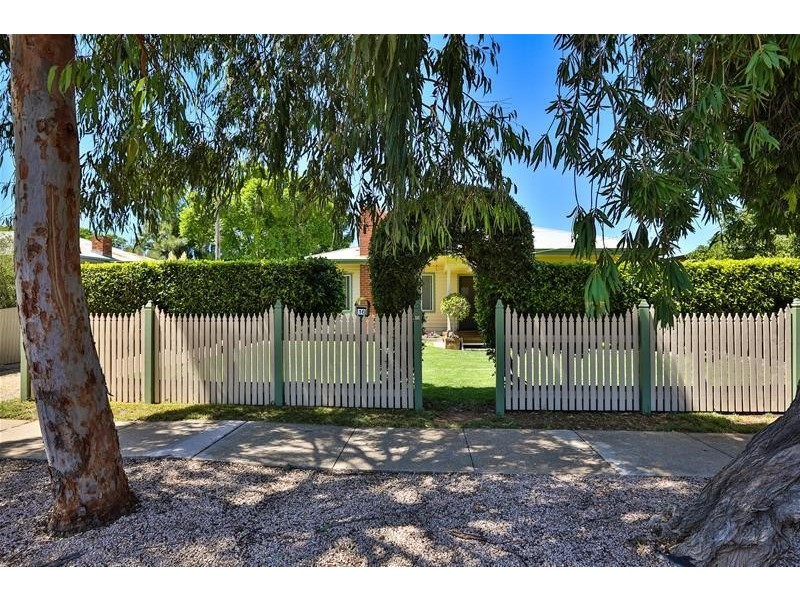 16 Oak Avenue, Mildura VIC 3500