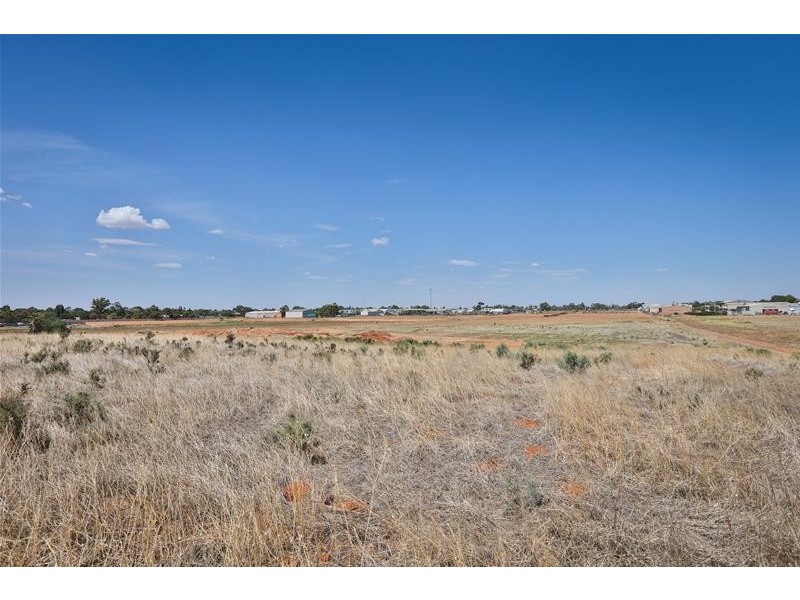 753-769 Koorlong Avenue, Irymple VIC 3498