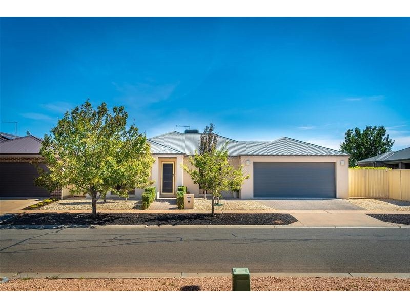 28 Oasis Boulevard, Mildura VIC 3500