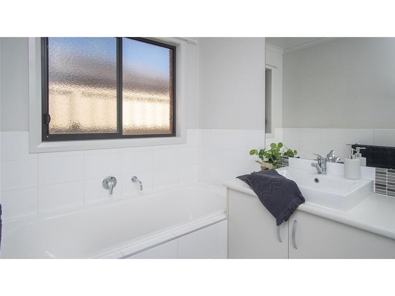 28 Oasis Boulevard, Mildura VIC 3500