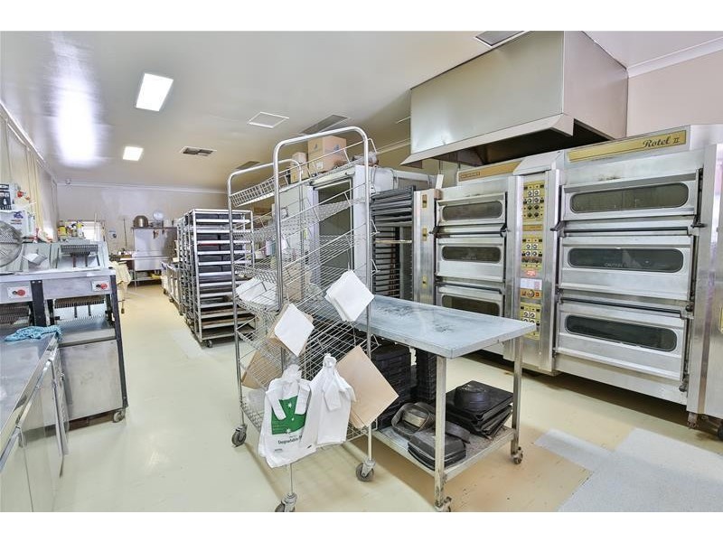 210 210A & 210B Deakin Avenue, Mildura VIC 3500