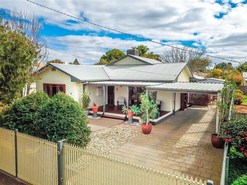 11 Oak Avenue, Mildura VIC 3500