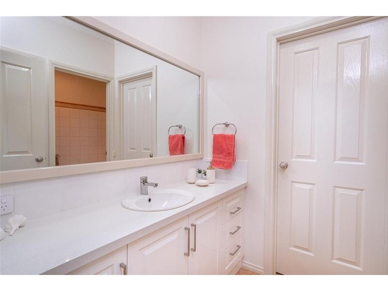 18 Cambridge Terrace, Mildura VIC 3500