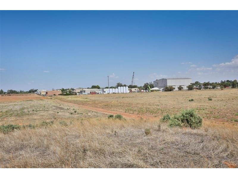 753 Koorlong Avenue, Irymple VIC 3498