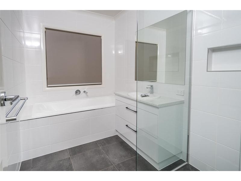 24 Sixteenth  Street, Mildura VIC 3500