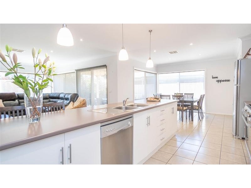 24 Leichhardt Drive, Mildura VIC 3500