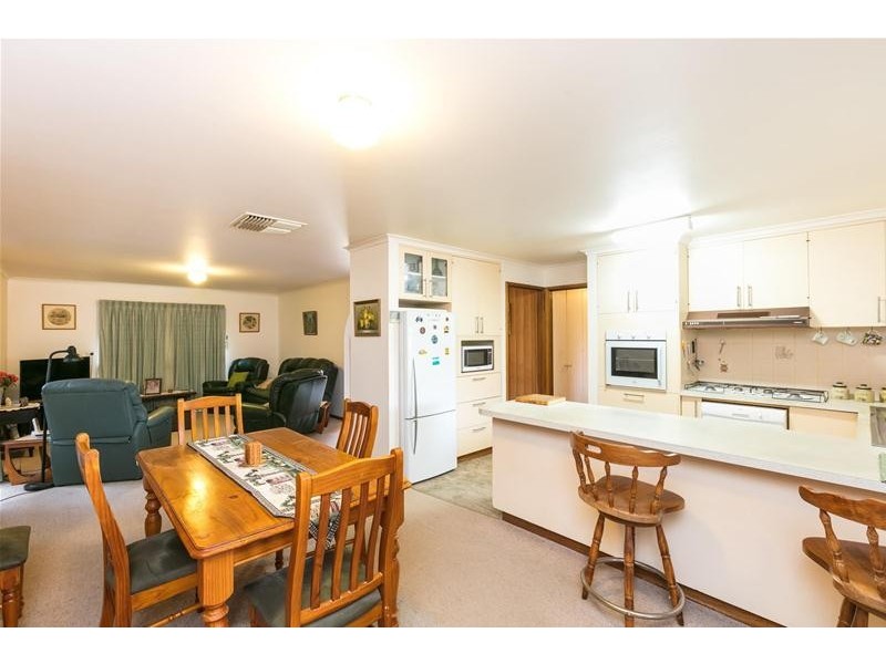 27 Kurrajong Street, Red Cliffs VIC 3496