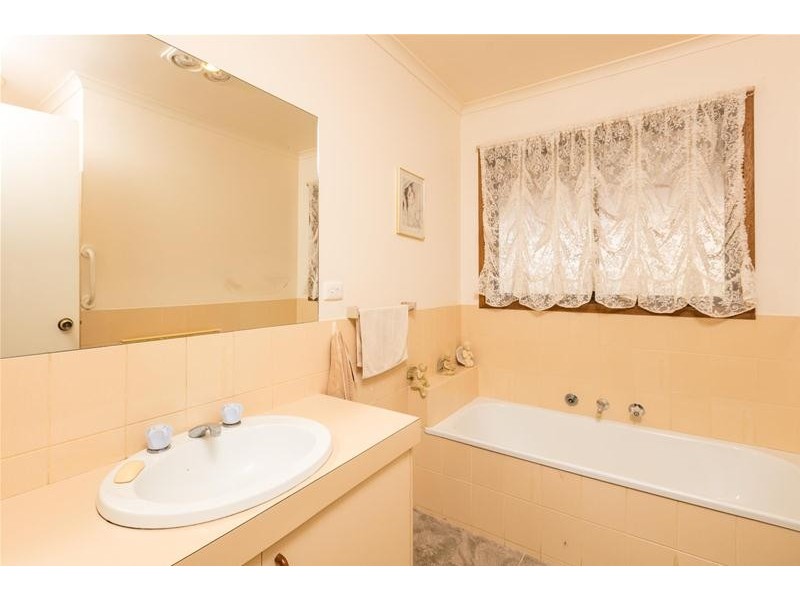 27 Kurrajong Street, Red Cliffs VIC 3496