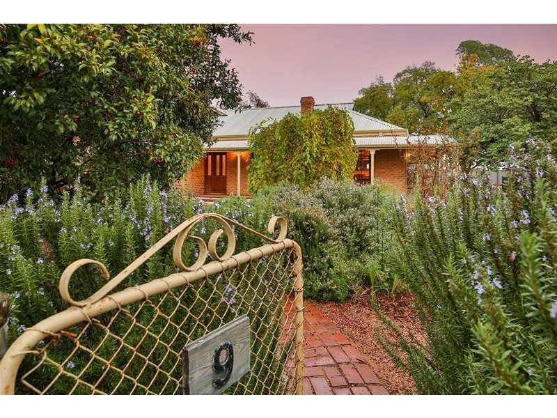 9 Rodwells Road, Birdwoodton VIC 3505