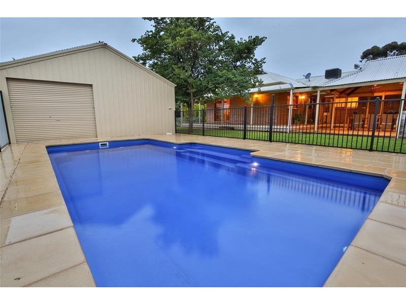 9 Rodwells Road, Birdwoodton VIC 3505