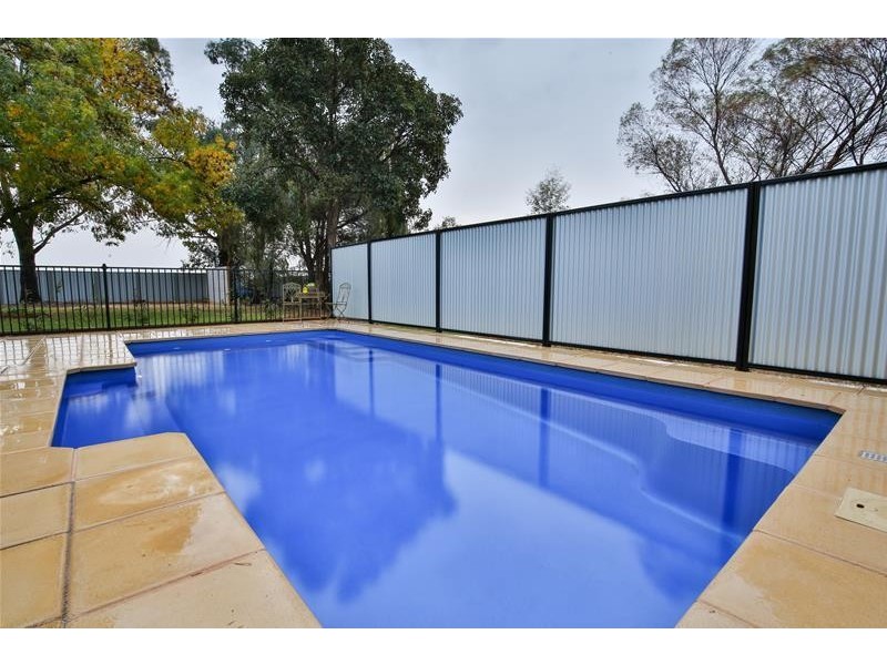 9 Rodwells Road, Birdwoodton VIC 3505