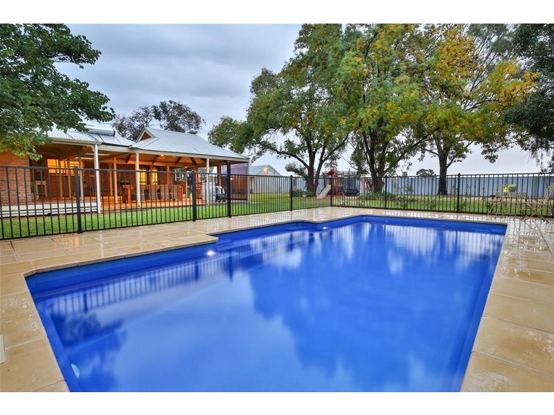 9 Rodwells Road, Birdwoodton VIC 3505