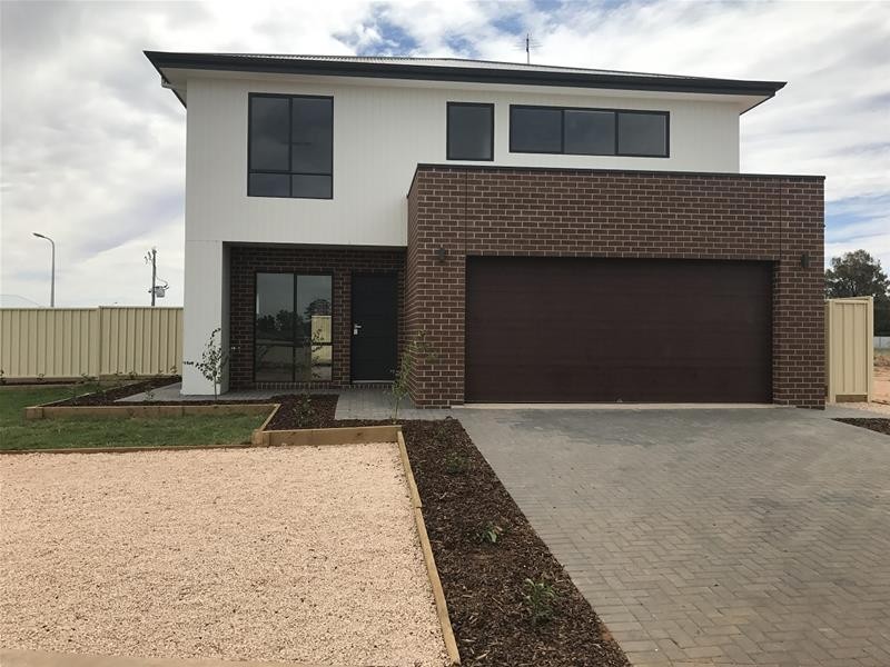 2/9 Toorak Gardens, Irymple VIC 3498