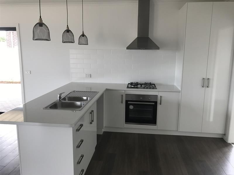 2/9 Toorak Gardens, Irymple VIC 3498