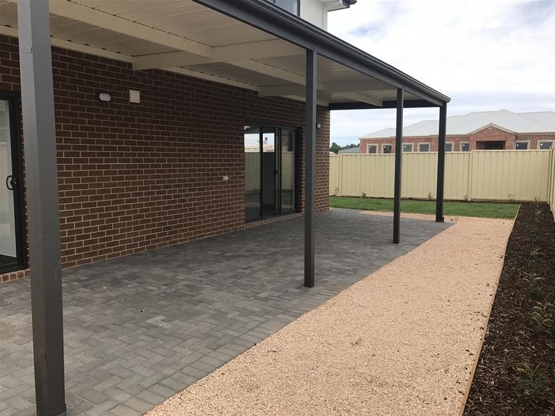 2/9 Toorak Gardens, Irymple VIC 3498