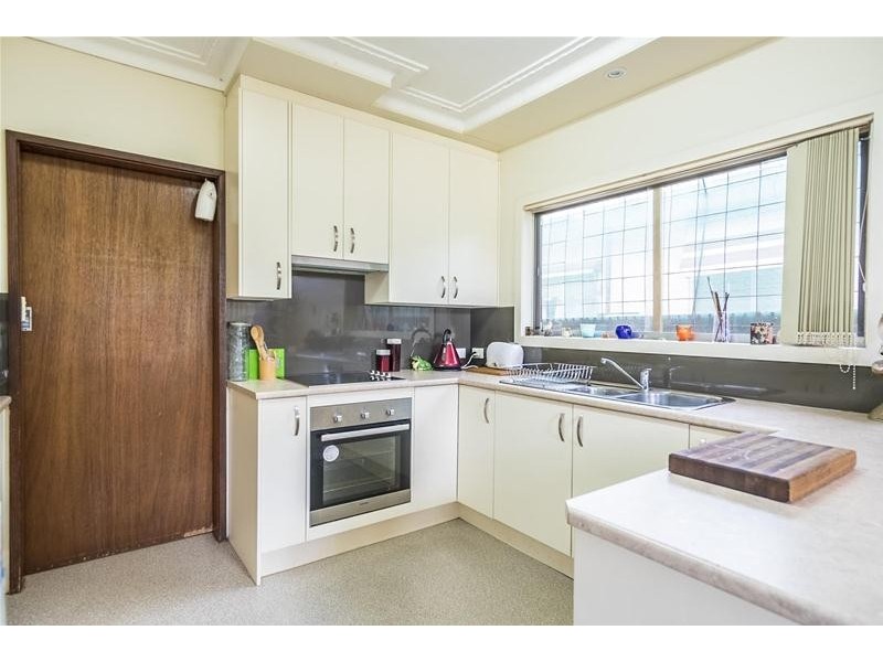 11 Barry Avenue, Mildura VIC 3500