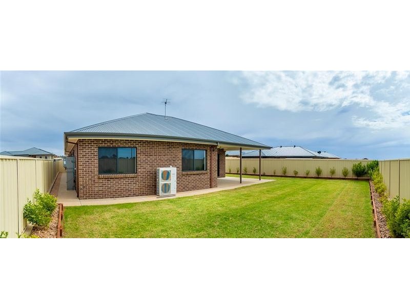 16 Cufari Drive, Red Cliffs VIC 3496