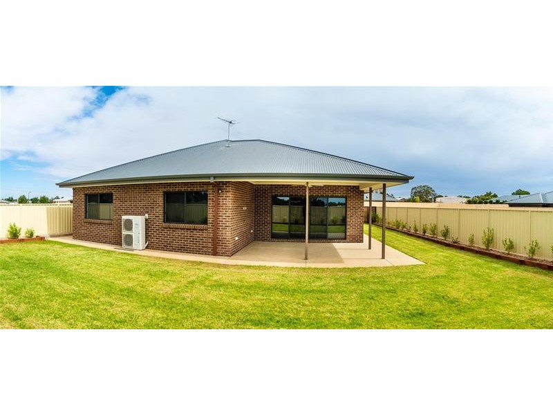 16 Cufari Drive, Red Cliffs VIC 3496