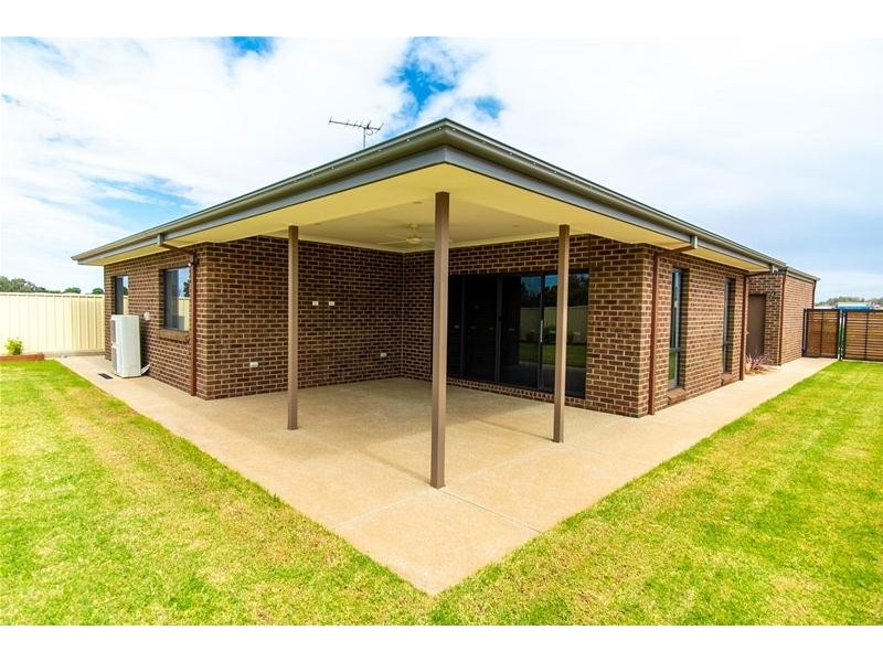 16 Cufari Drive, Red Cliffs VIC 3496