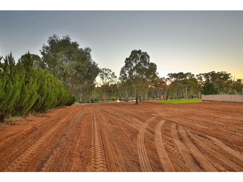 12 Murray Street, Gol Gol NSW 2738