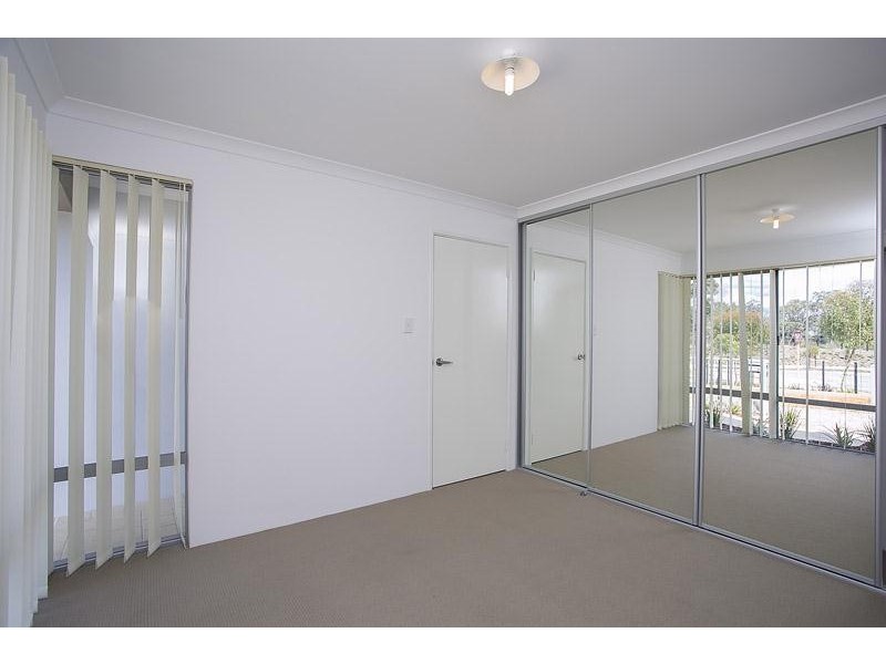 12 Nodder Lane, Banksia Grove WA 6031