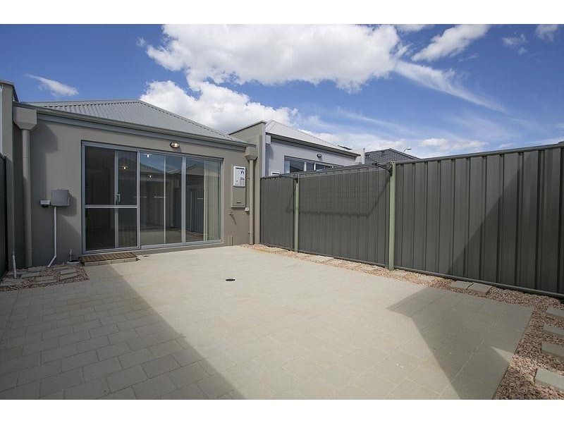 12 Nodder Lane, Banksia Grove WA 6031
