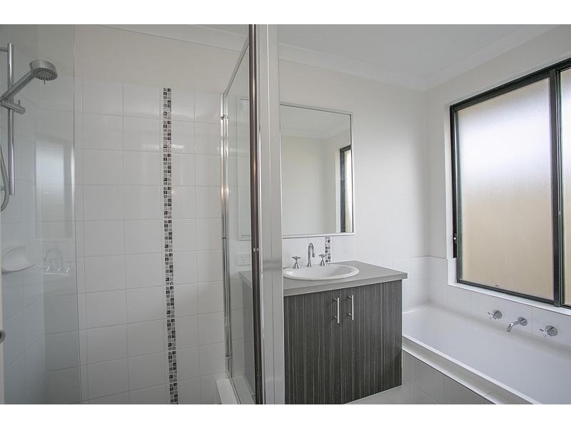 120 Kemp Street, Pearsall WA 6065