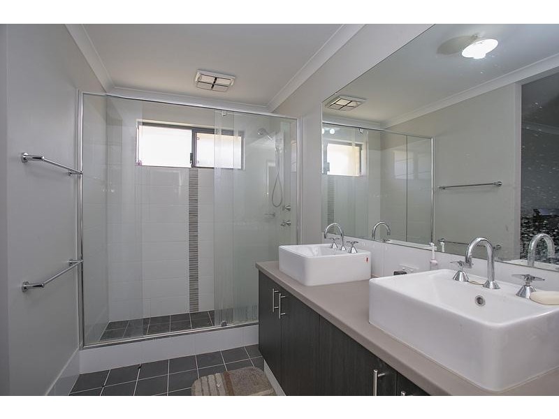 12 Hidcote Way, Pearsall WA 6065