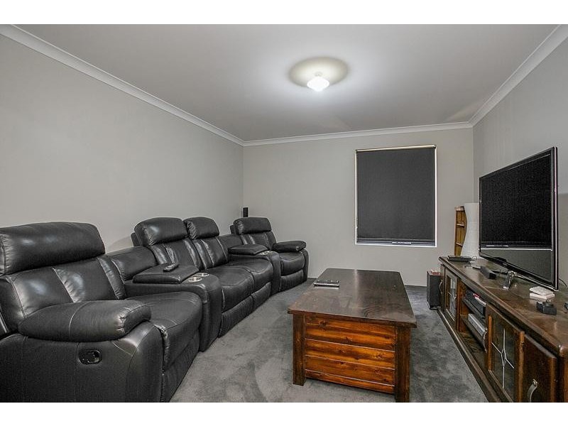 12 Hidcote Way, Pearsall WA 6065