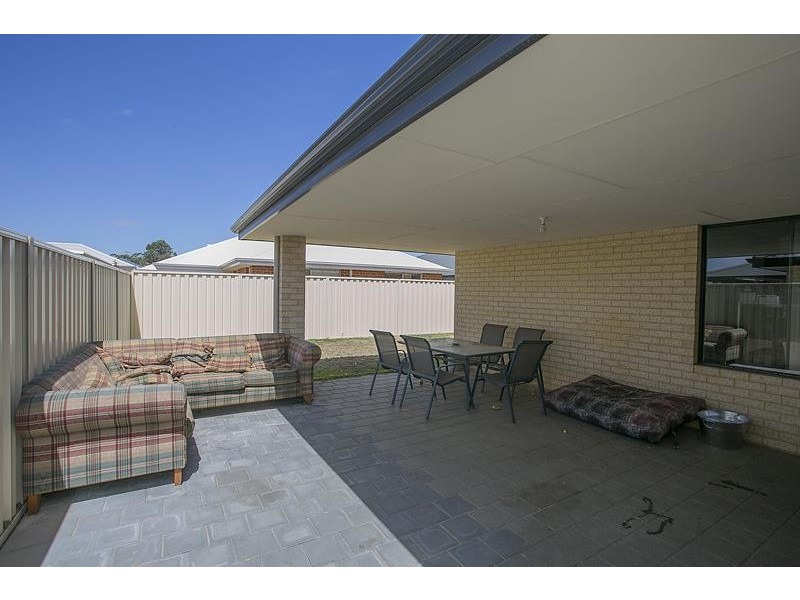 12 Hidcote Way, Pearsall WA 6065