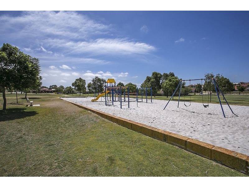 12 Hidcote Way, Pearsall WA 6065