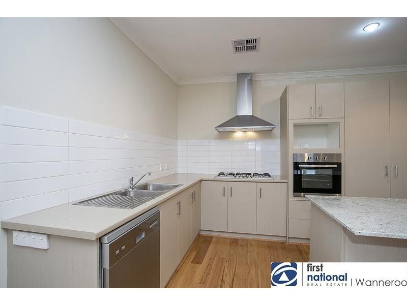 4 Dillwynia Bend, Banksia Grove WA 6031