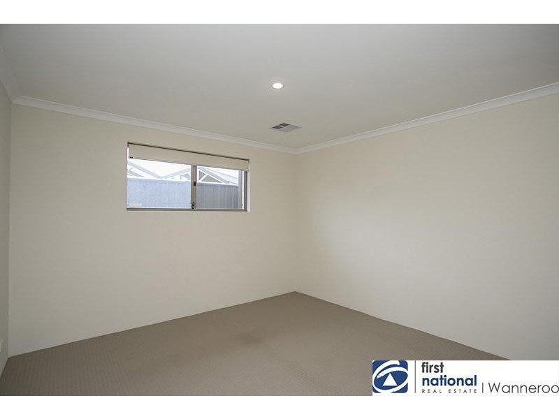 4 Dillwynia Bend, Banksia Grove WA 6031