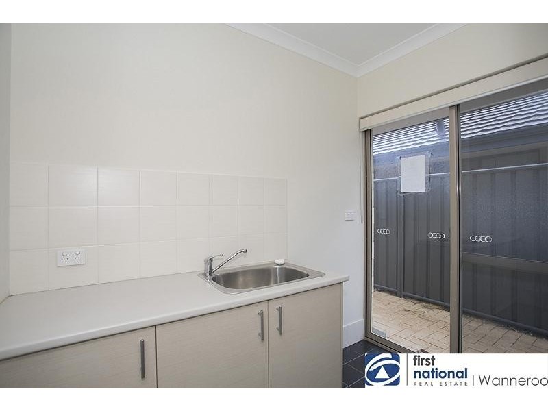 4 Dillwynia Bend, Banksia Grove WA 6031