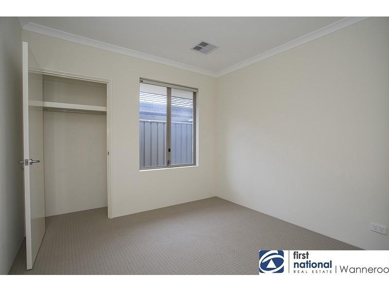 4 Dillwynia Bend, Banksia Grove WA 6031