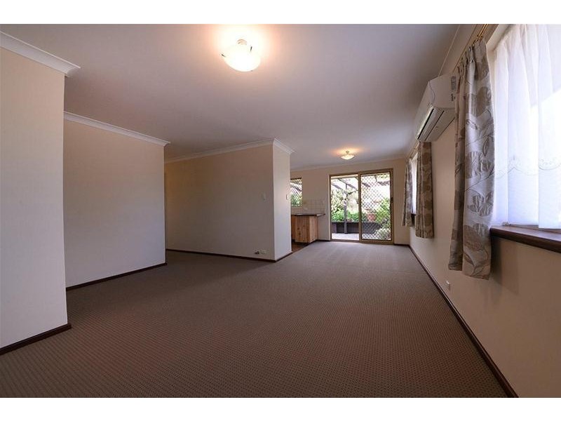 4B Blaxland Way, Padbury WA 6025