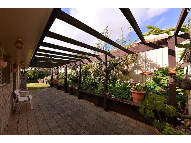 4B Blaxland Way, Padbury WA 6025