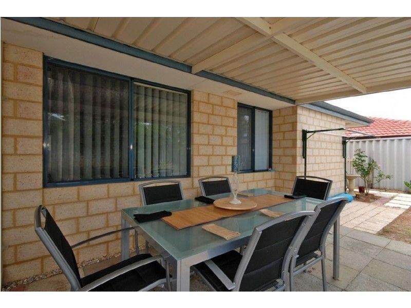 35 Frond Circuit, Banksia Grove WA 6031