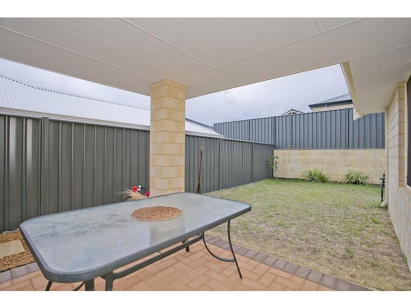 84 Kurrajong Boulevard, Banksia Grove WA 6031