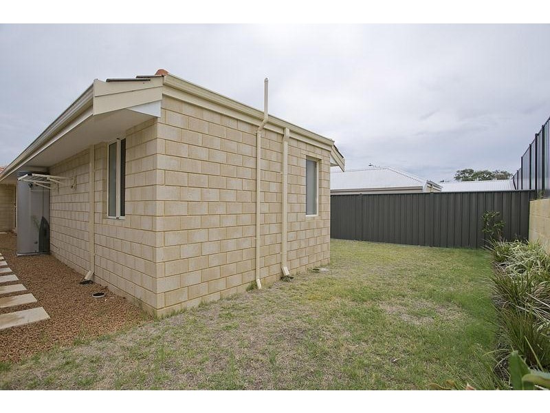 84 Kurrajong Boulevard, Banksia Grove WA 6031