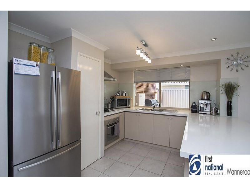 10 Mistletoe Drive, Banksia Grove WA 6031