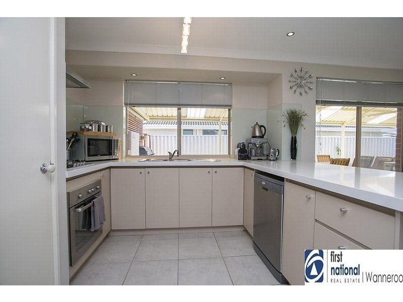 10 Mistletoe Drive, Banksia Grove WA 6031