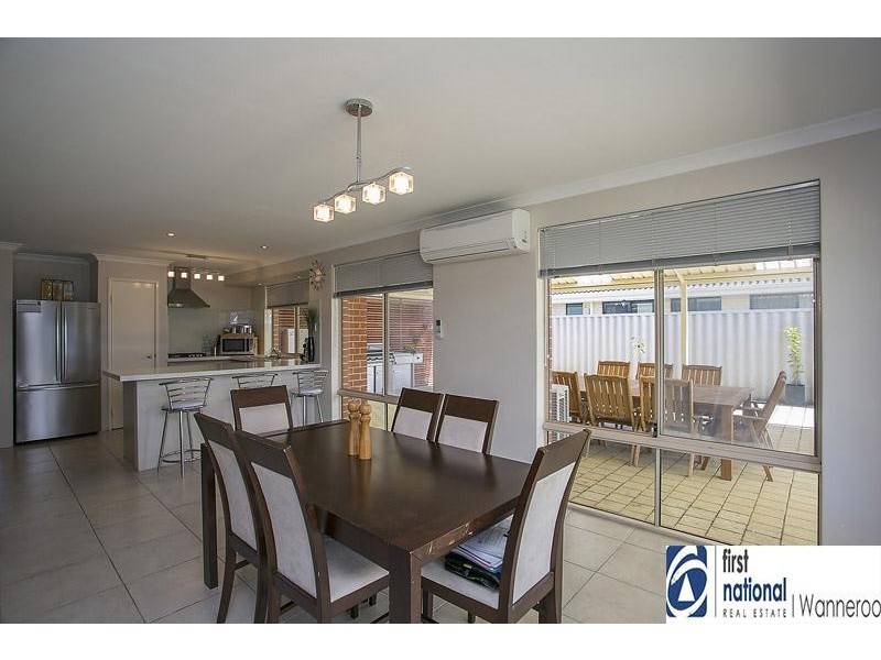 10 Mistletoe Drive, Banksia Grove WA 6031