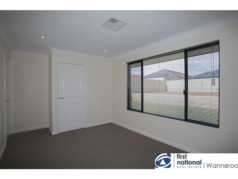 4 Covent Fairway, Pearsall WA 6065