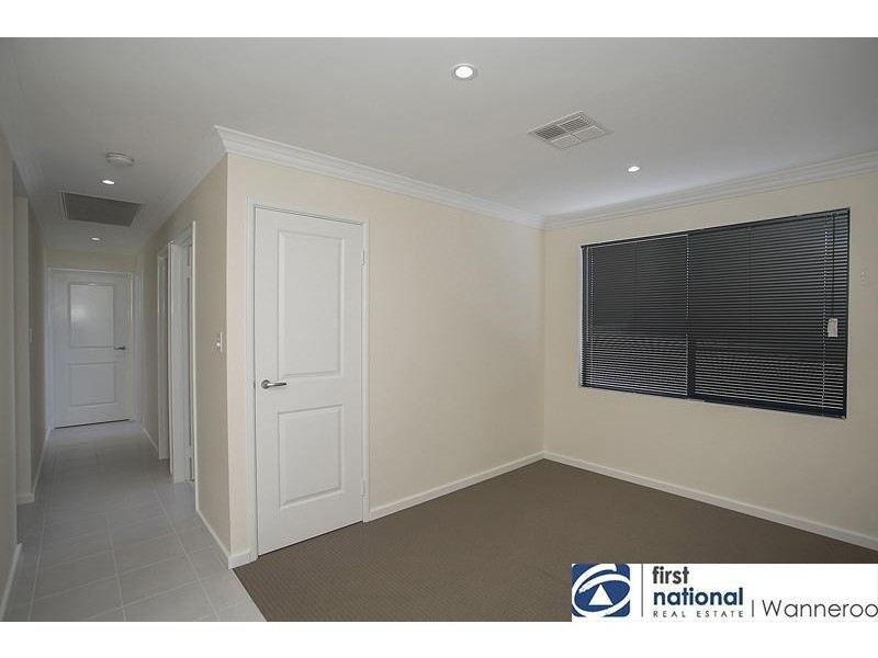 4 Covent Fairway, Pearsall WA 6065