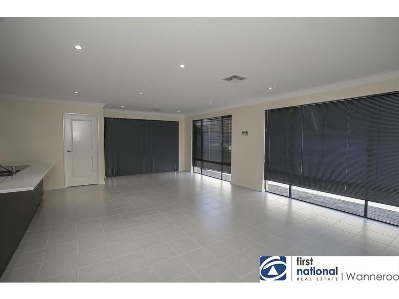 4 Covent Fairway, Pearsall WA 6065