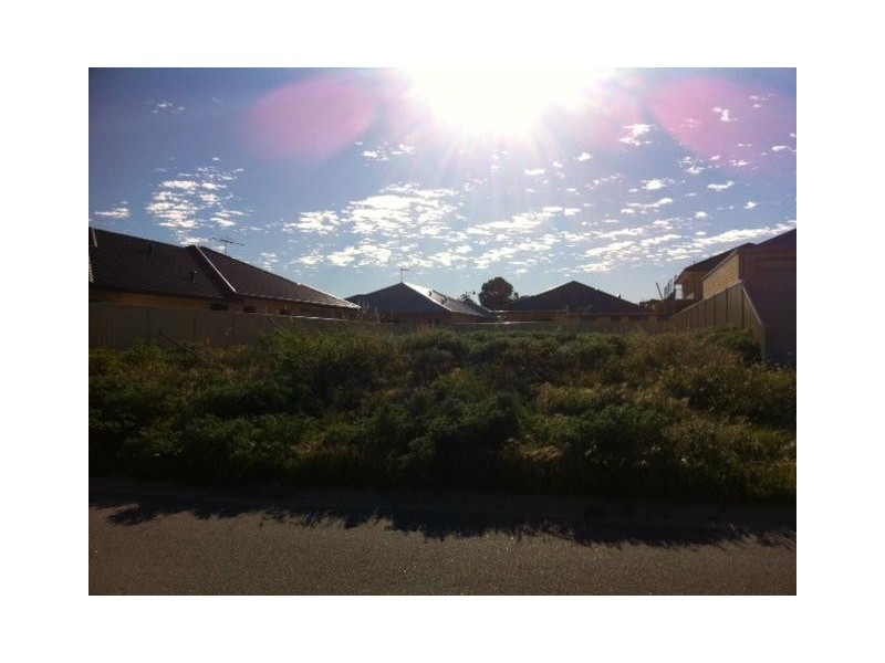 8 Hidcote Way, Pearsall WA 6065