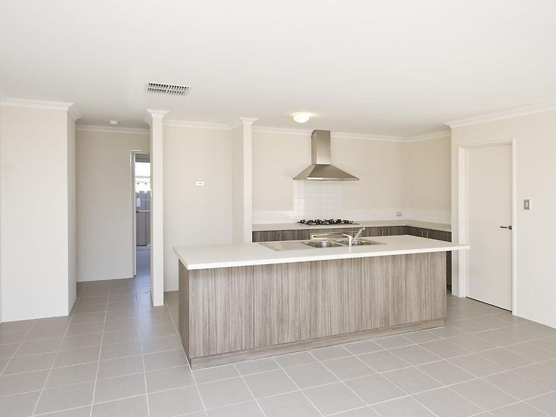 18 Berlin Drive, Wanneroo WA 6065