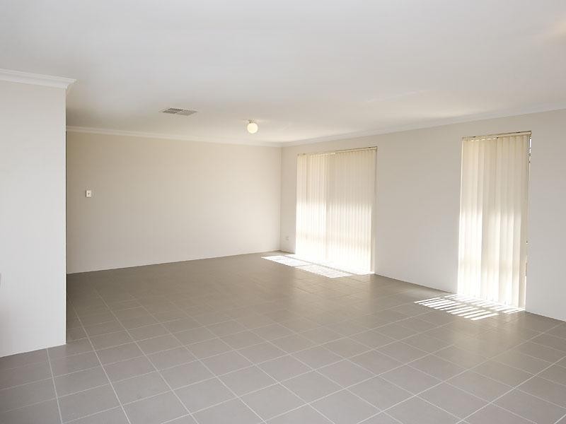 18 Berlin Drive, Wanneroo WA 6065